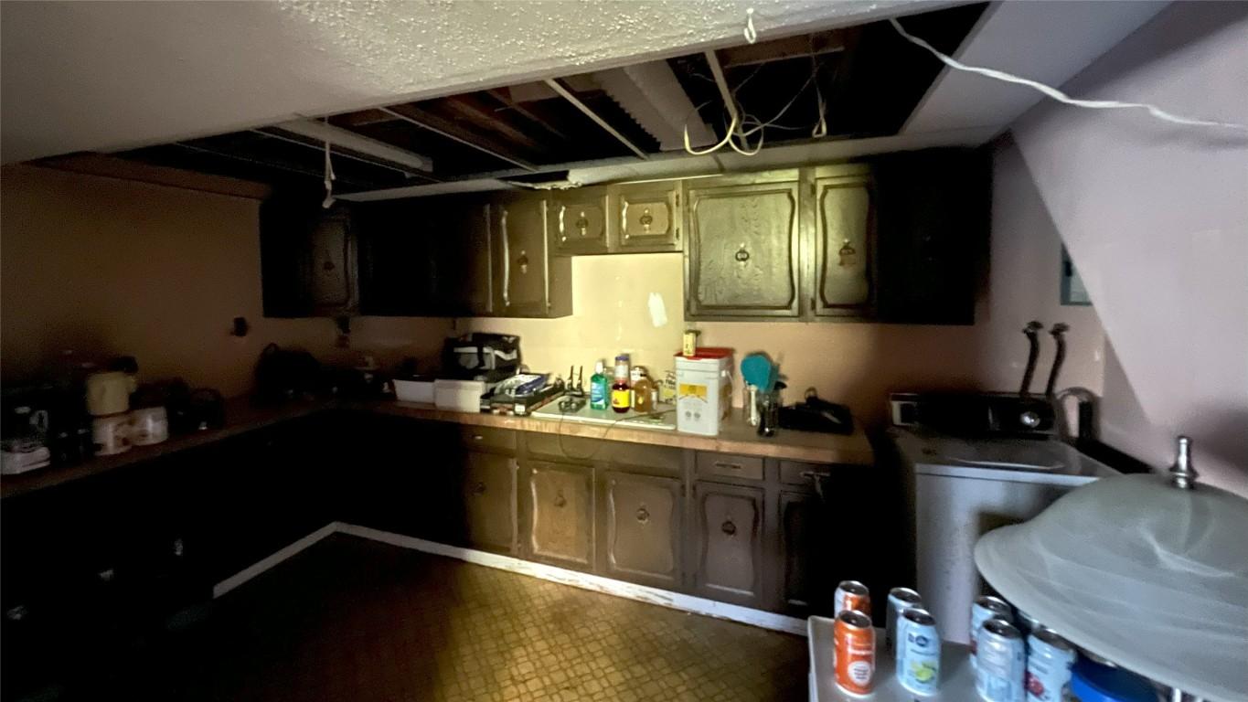 









8774


Colony

Road,
Wardner,




BC
V0B 2J0

