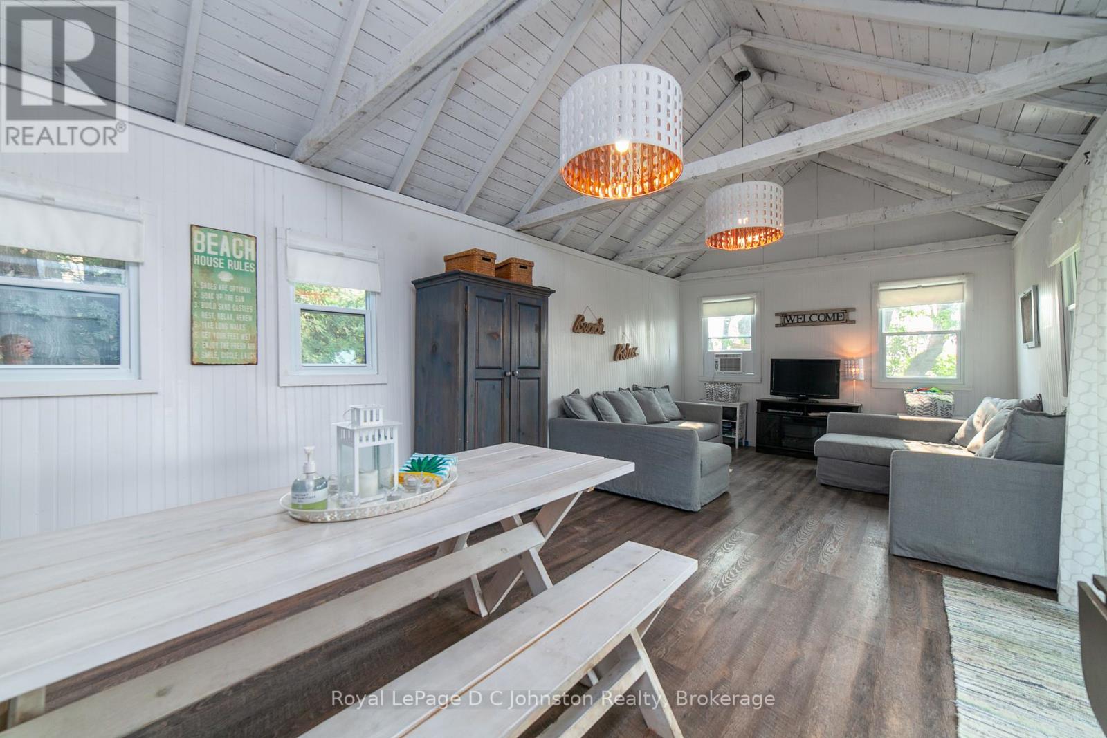 












105 5TH AVENUE S

,
Native Leased Lands,




Ontario
N0H2L0

