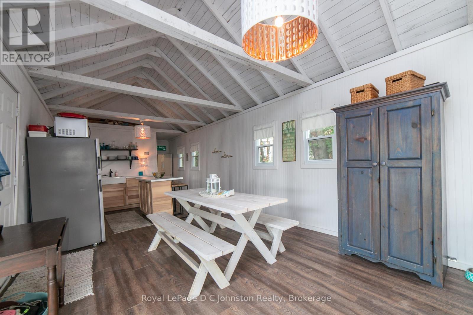 












105 5TH AVENUE S

,
Native Leased Lands,




Ontario
N0H2L0

