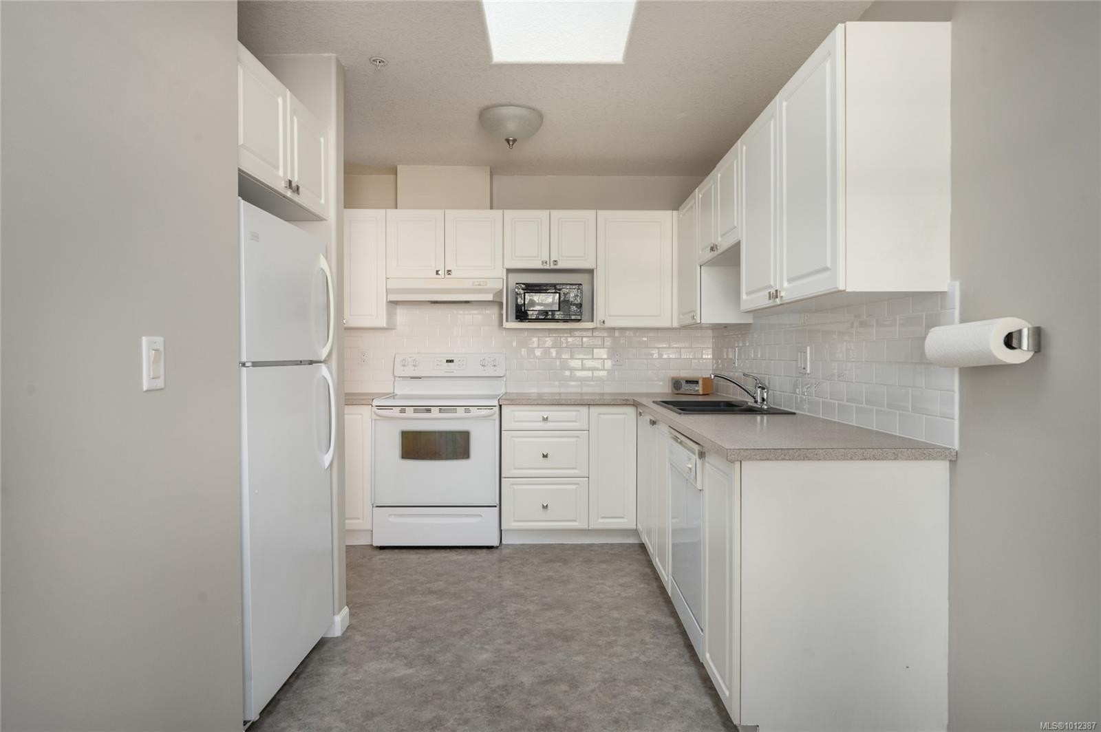 









6128


Bellflower

Way,
Nanaimo,




BC
V9T 6L2

