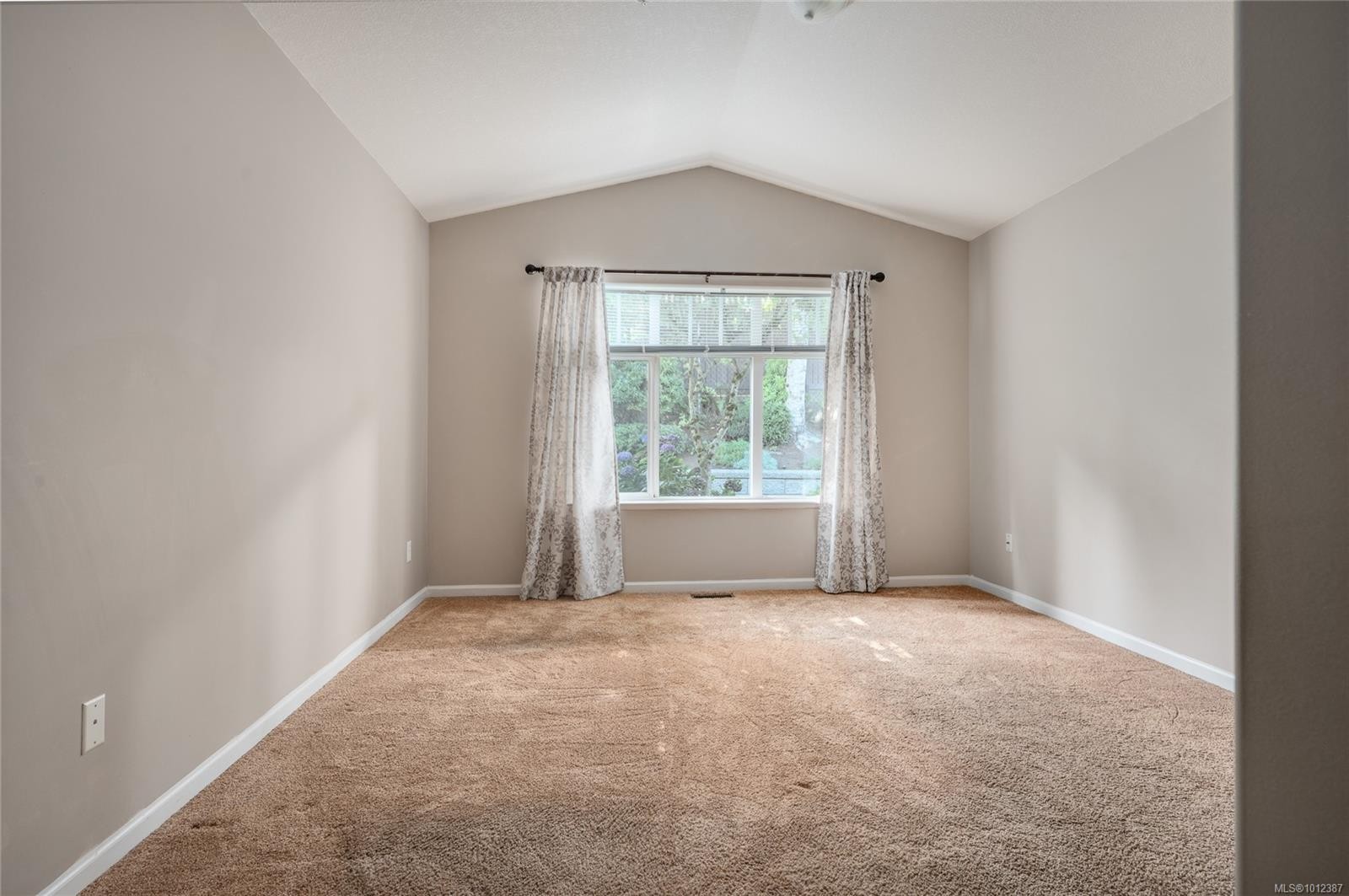 









6128


Bellflower

Way,
Nanaimo,




BC
V9T 6L2

