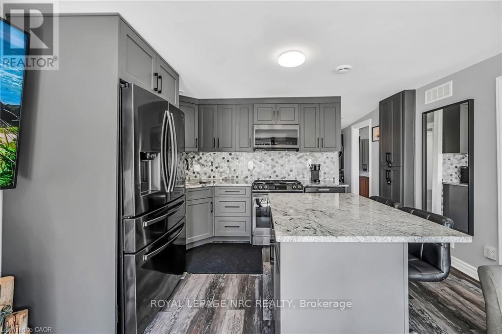 












33 DOVER STREET

,
Haldimand,




Ontario
N1A2W6

