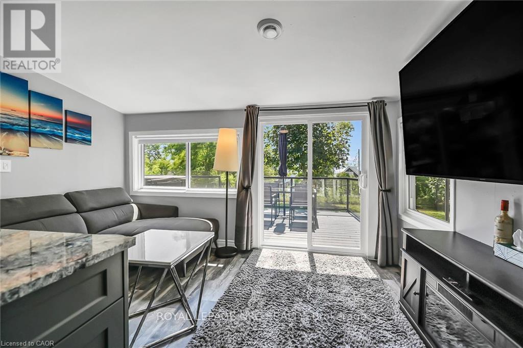 












33 DOVER STREET

,
Haldimand,




Ontario
N1A2W6

