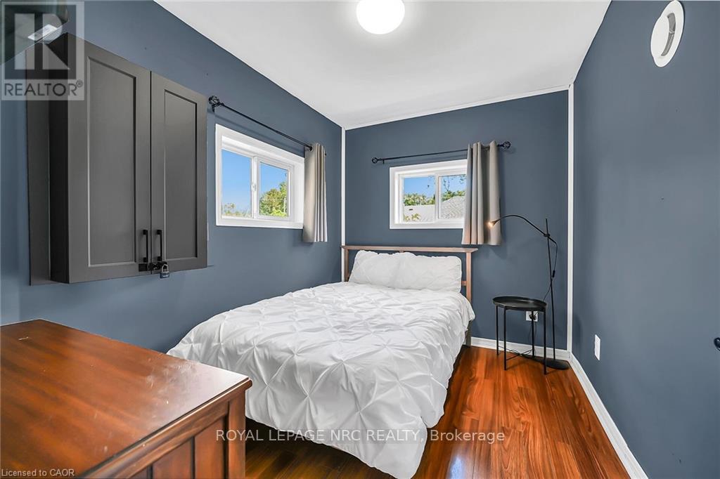 












33 DOVER STREET

,
Haldimand,




Ontario
N1A2W6

