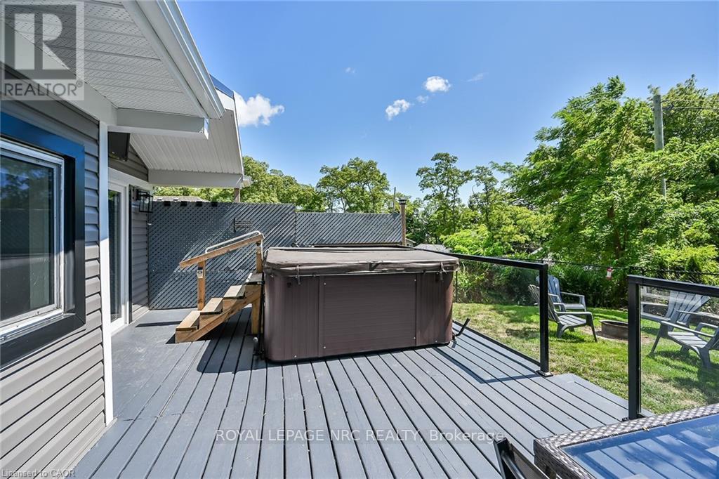 












33 DOVER STREET

,
Haldimand,




Ontario
N1A2W6

