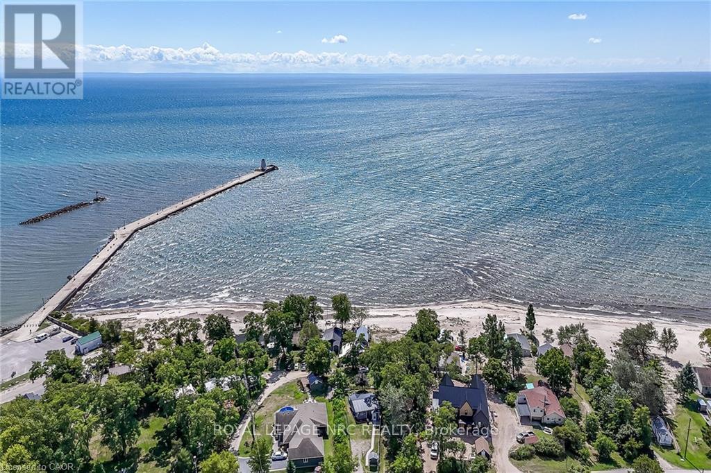 












33 DOVER STREET

,
Haldimand,




Ontario
N1A2W6

