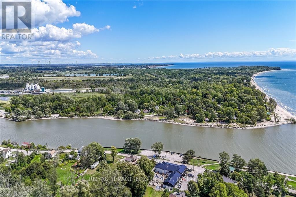 












33 DOVER STREET

,
Haldimand,




Ontario
N1A2W6

