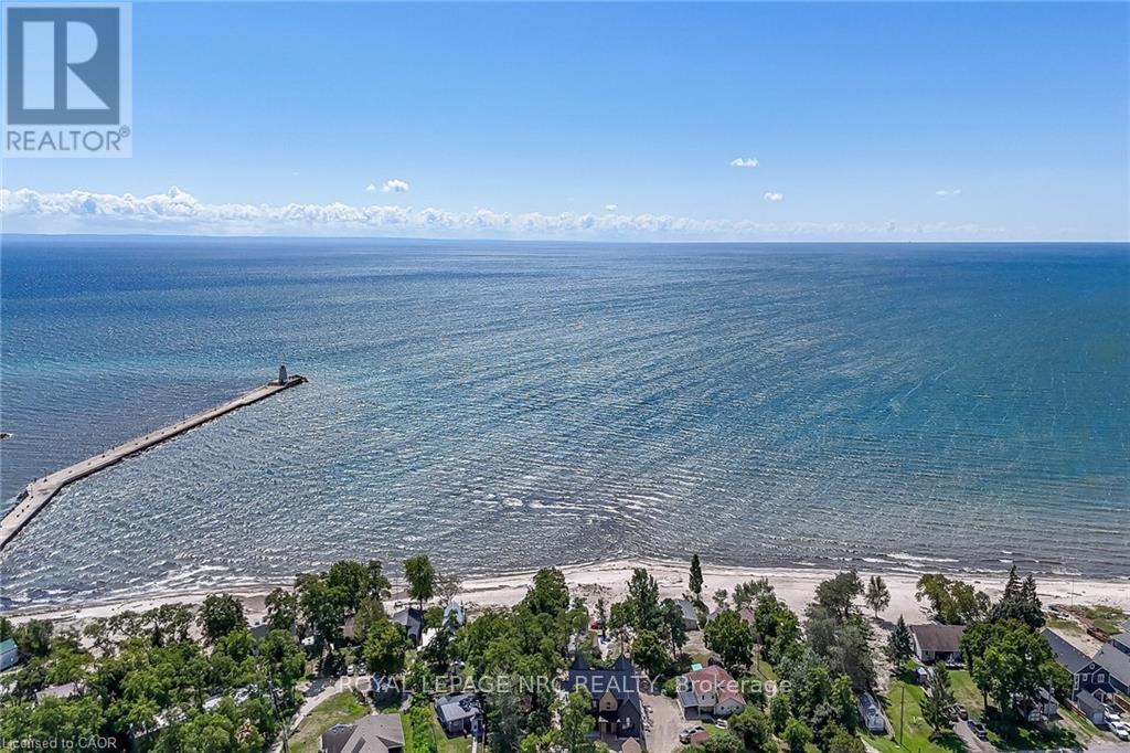 












33 DOVER STREET

,
Haldimand,




Ontario
N1A2W6

