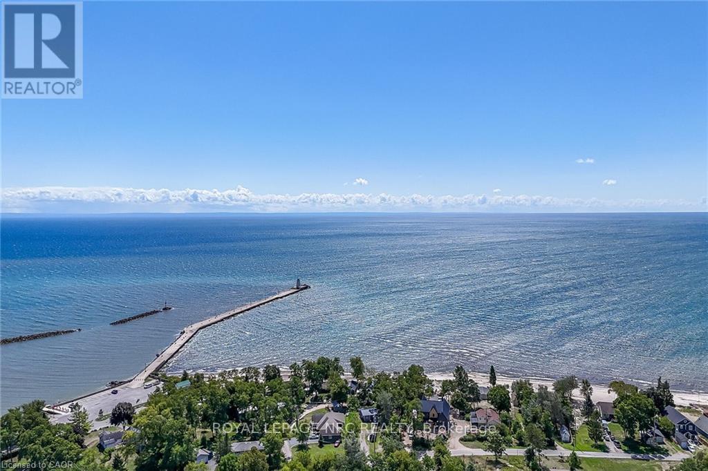 












33 DOVER STREET

,
Haldimand,




Ontario
N1A2W6

