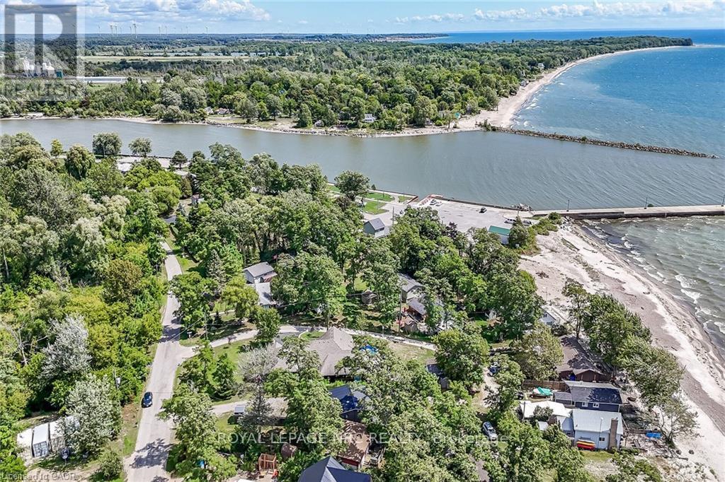 












33 DOVER STREET

,
Haldimand,




Ontario
N1A2W6

