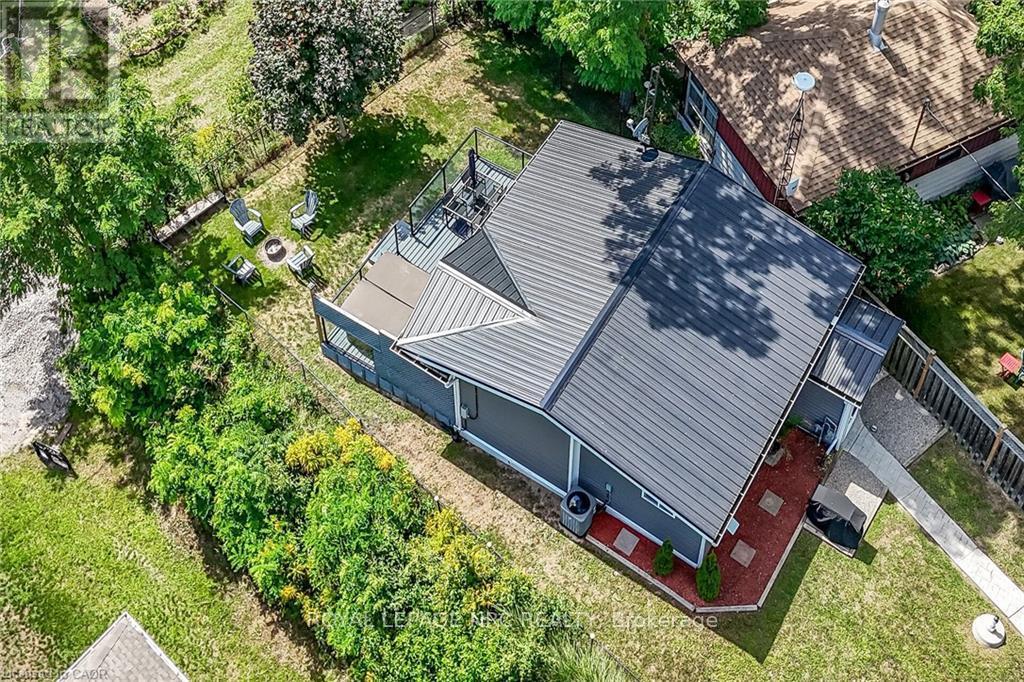 












33 DOVER STREET

,
Haldimand,




Ontario
N1A2W6

