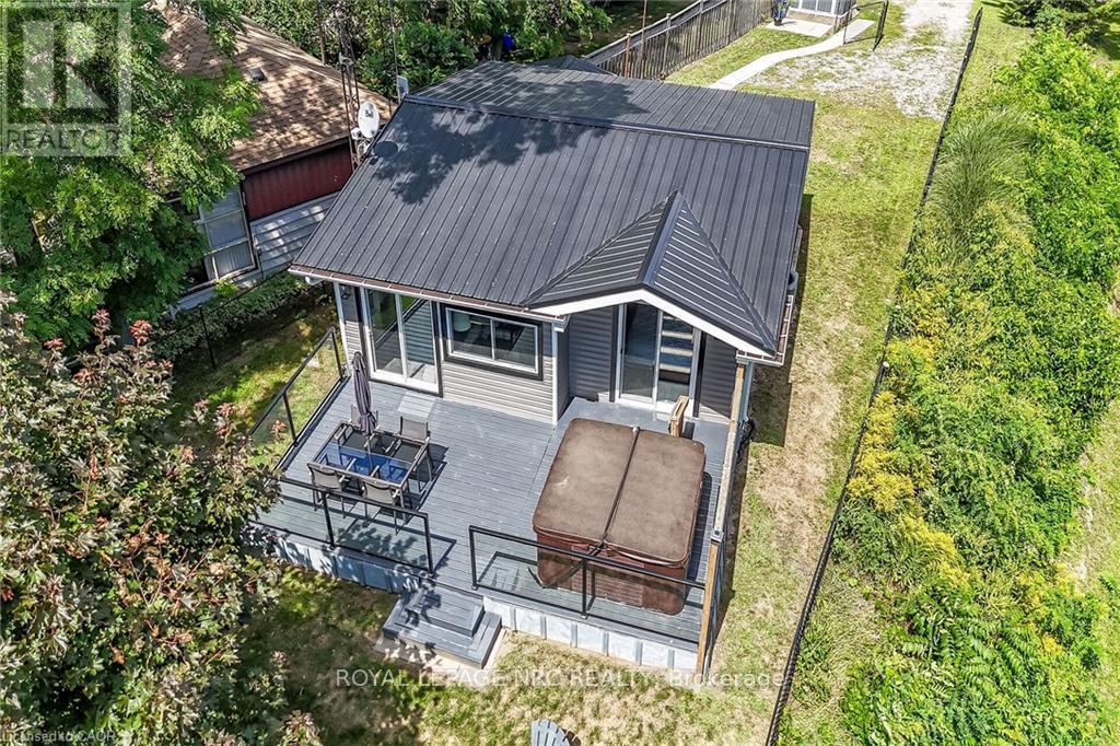 












33 DOVER STREET

,
Haldimand,




Ontario
N1A2W6

