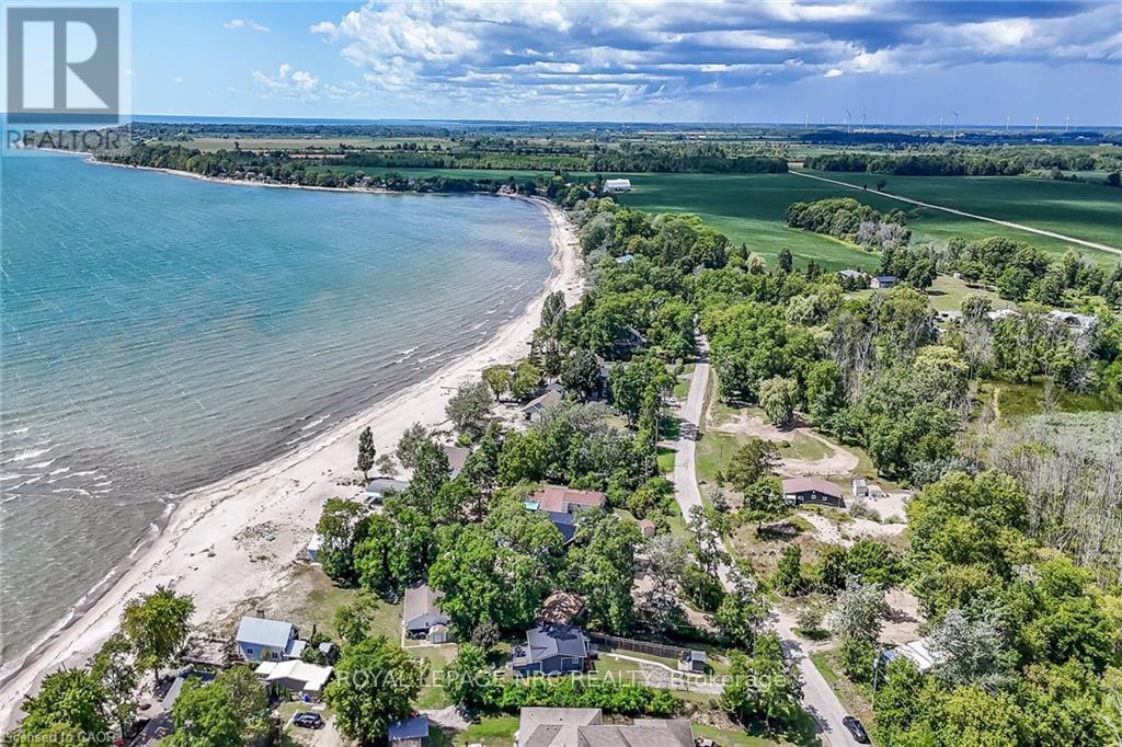 












33 DOVER STREET

,
Haldimand,




Ontario
N1A2W6

