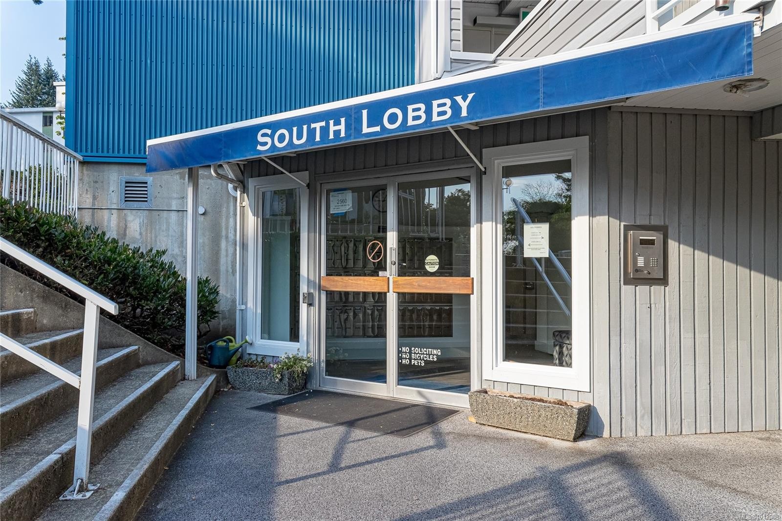 









2560


Departure Bay

Rd, 602,
Nanaimo,




BC
V9S 5P1

