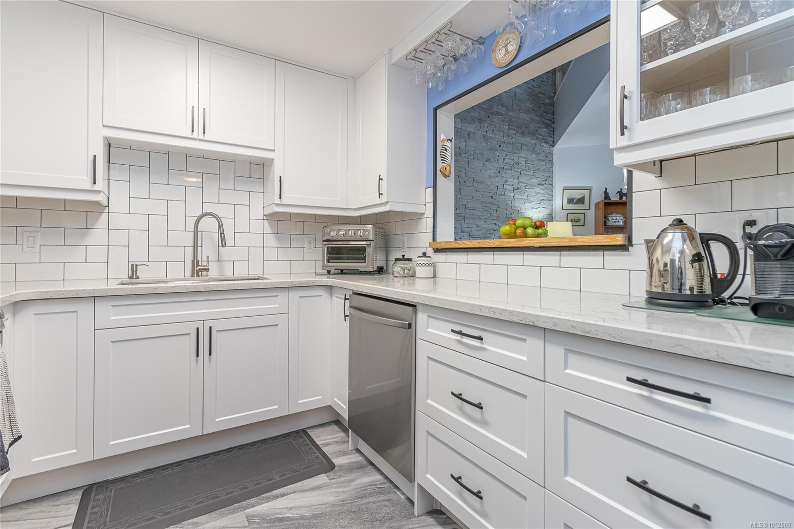 









2560


Departure Bay

Rd, 602,
Nanaimo,




BC
V9S 5P1

