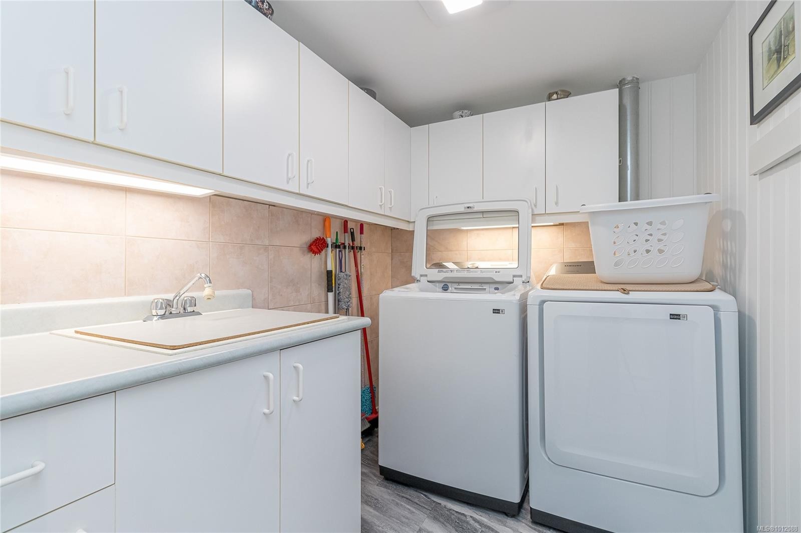 









2560


Departure Bay

Rd, 602,
Nanaimo,




BC
V9S 5P1

