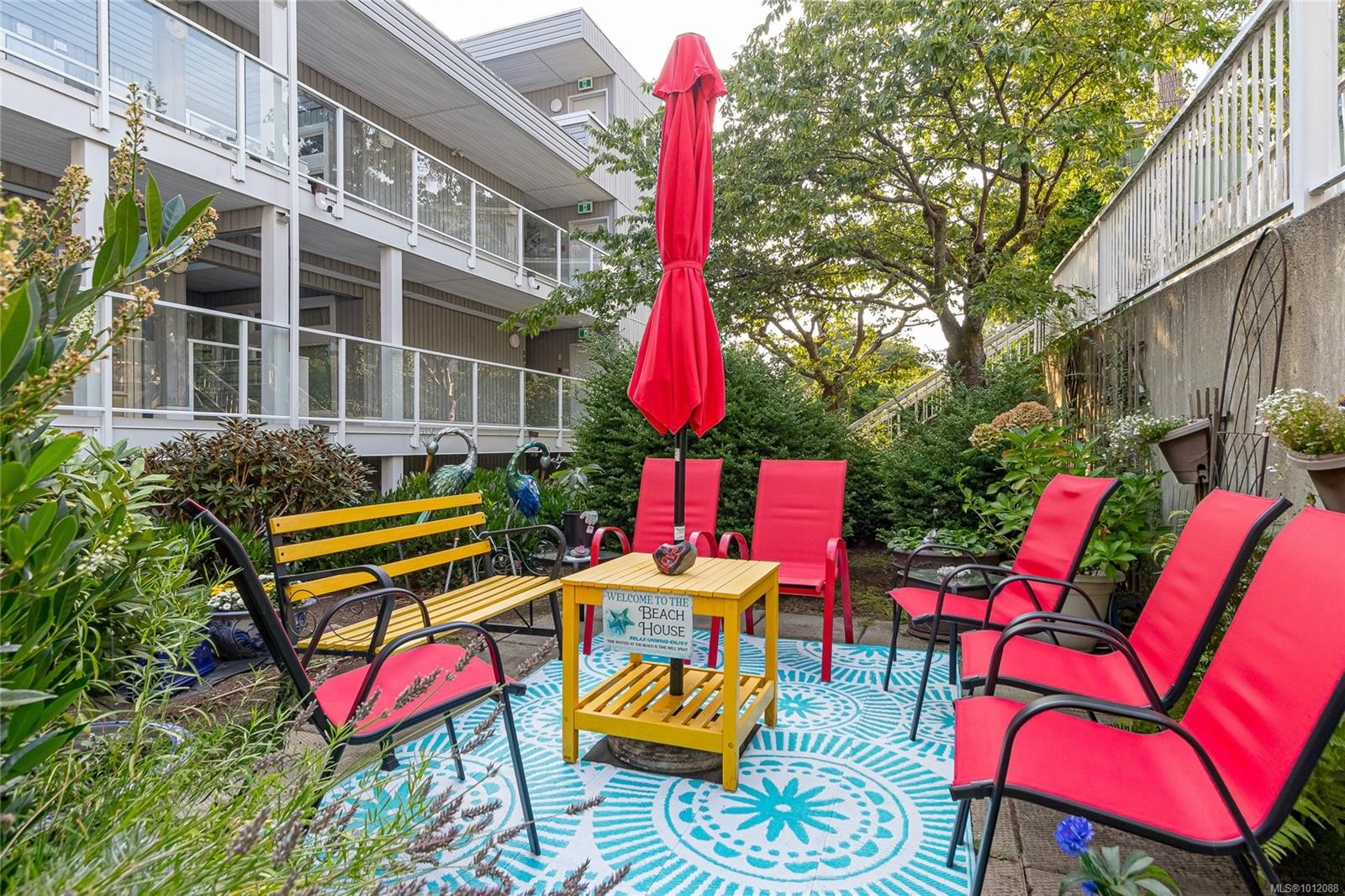 









2560


Departure Bay

Rd, 602,
Nanaimo,




BC
V9S 5P1

