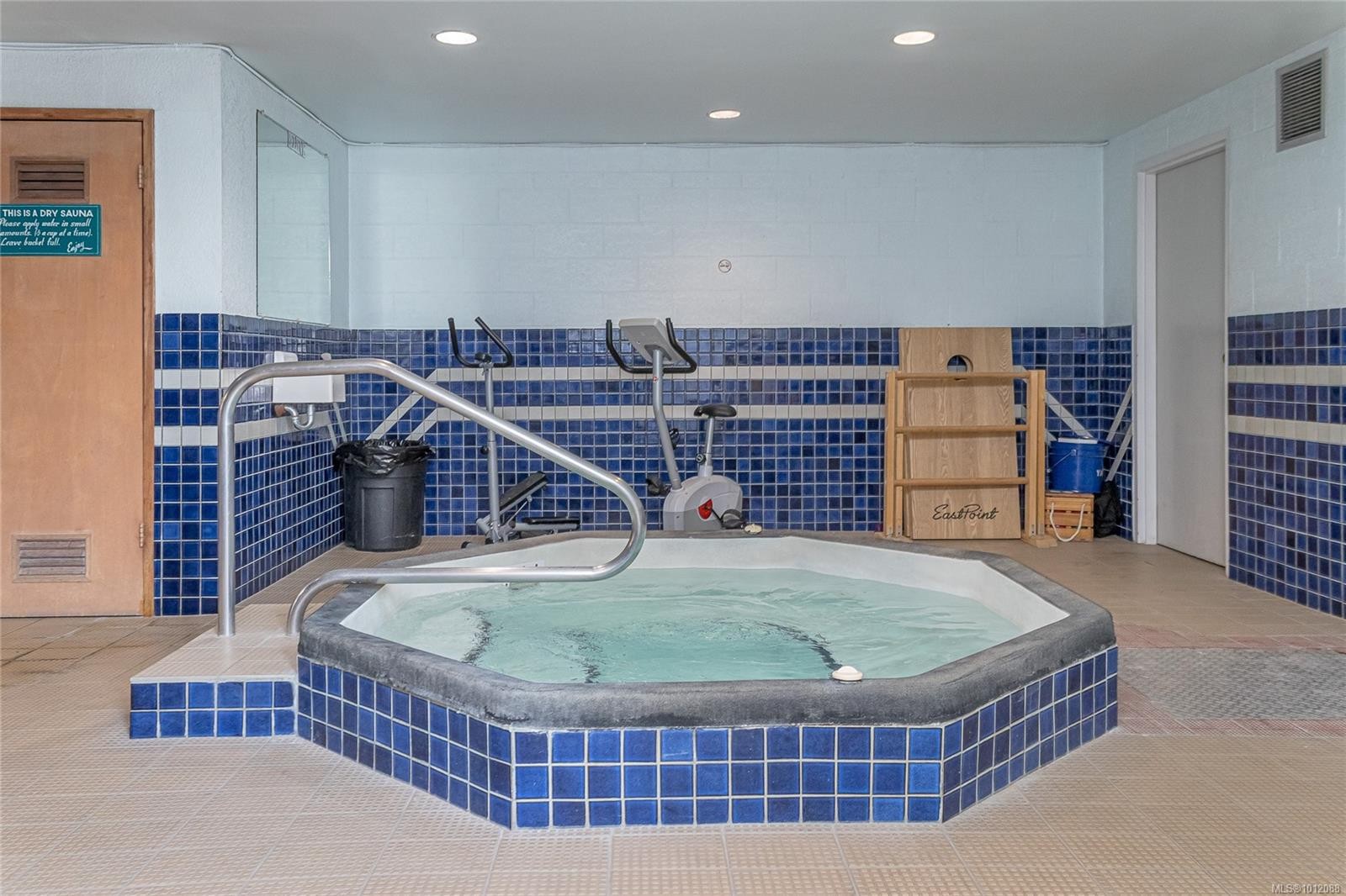 









2560


Departure Bay

Rd, 602,
Nanaimo,




BC
V9S 5P1

