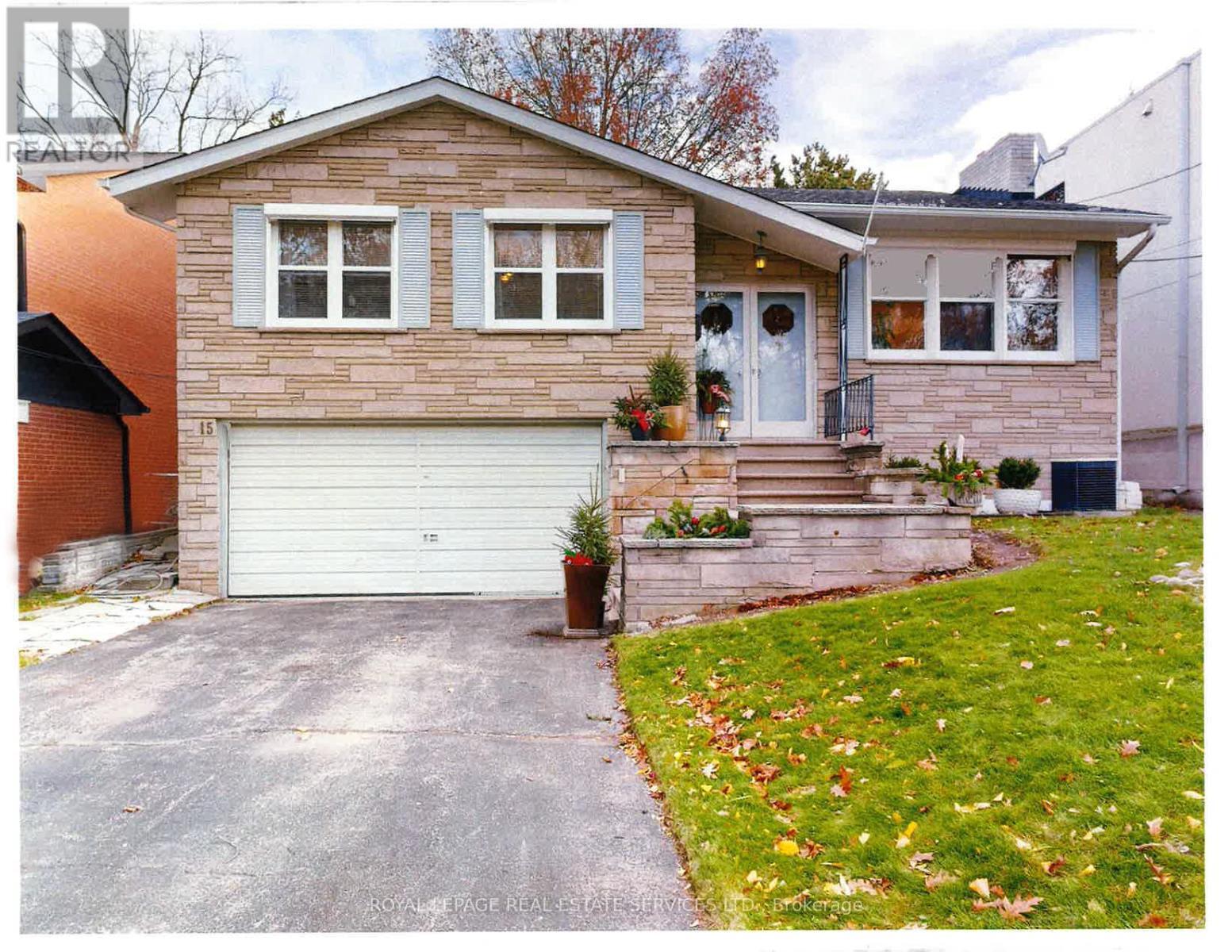 












15 COSMO ROAD

,
Toronto,




Ontario
M8X1Z3

