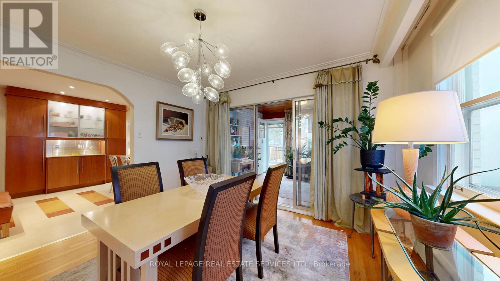 












15 COSMO ROAD

,
Toronto,




Ontario
M8X1Z3

