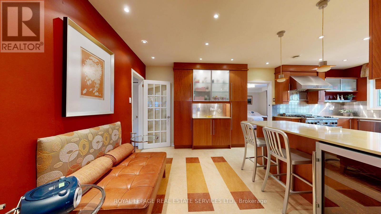 












15 COSMO ROAD

,
Toronto,




Ontario
M8X1Z3

