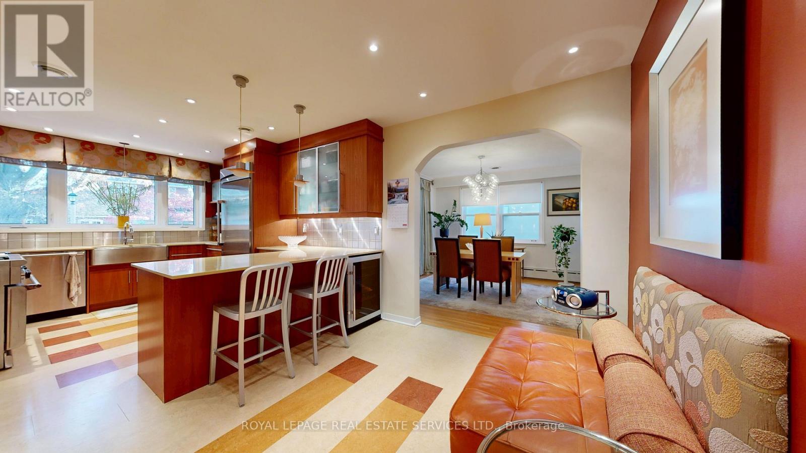 












15 COSMO ROAD

,
Toronto,




Ontario
M8X1Z3

