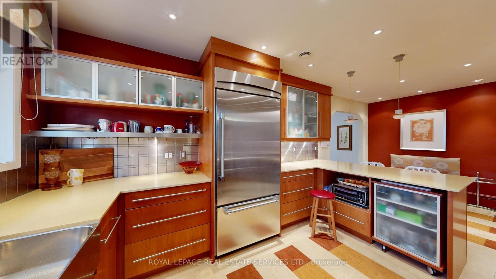 












15 COSMO ROAD

,
Toronto,




Ontario
M8X1Z3

