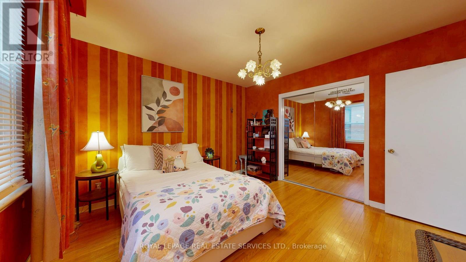 












15 COSMO ROAD

,
Toronto,




Ontario
M8X1Z3

