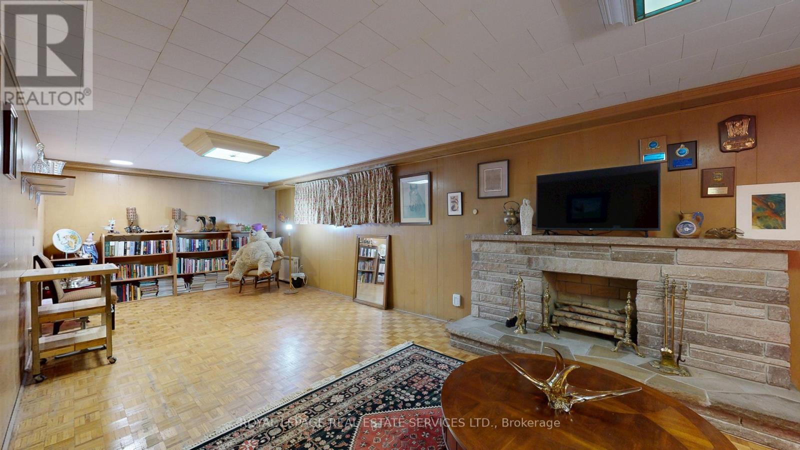 












15 COSMO ROAD

,
Toronto,




Ontario
M8X1Z3

