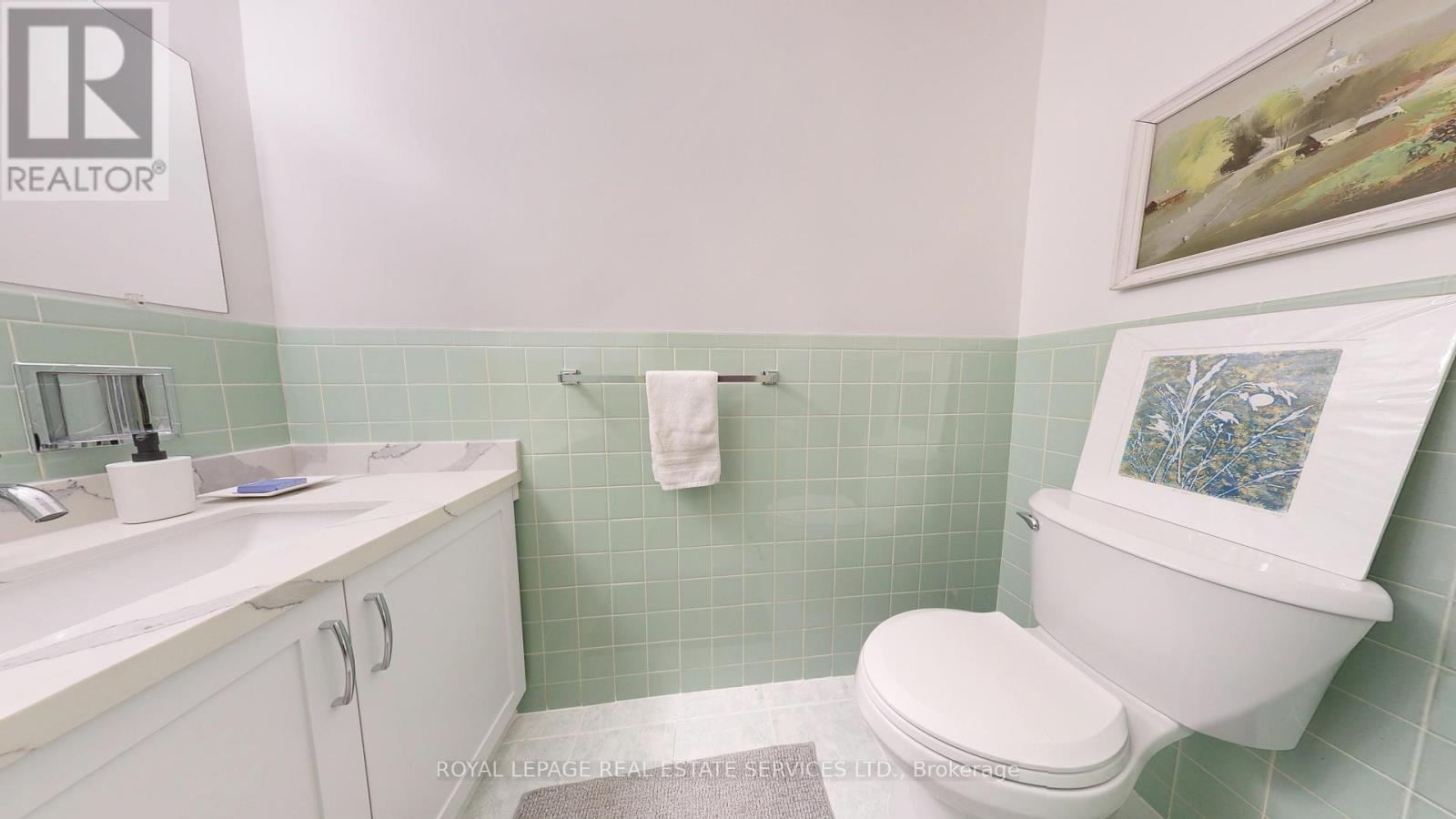 












15 COSMO ROAD

,
Toronto,




Ontario
M8X1Z3

