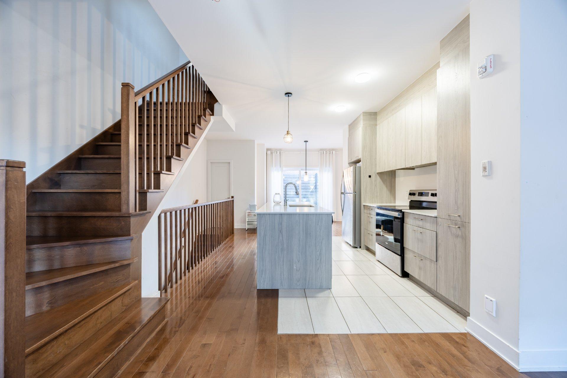 









1036Z


Rue Jacqueline-Sicotte

,
Montréal (LaSalle),




QC
H8N0G9

