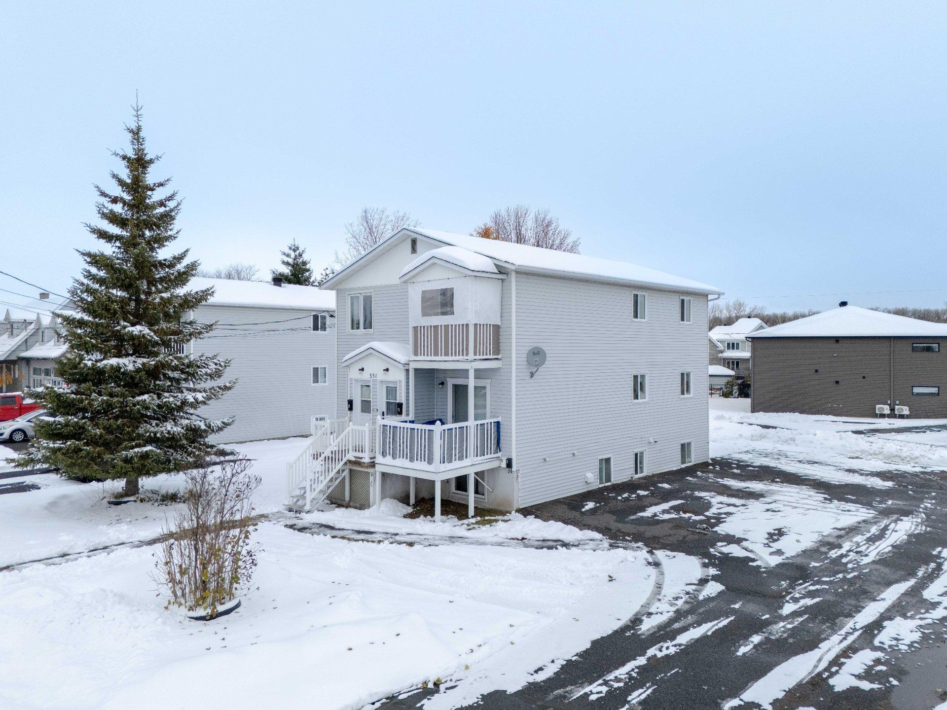 









351A

 - 351D


Rue du Bord-de-l'Eau

,
Sorel-Tracy,




QC
J3P7V6

