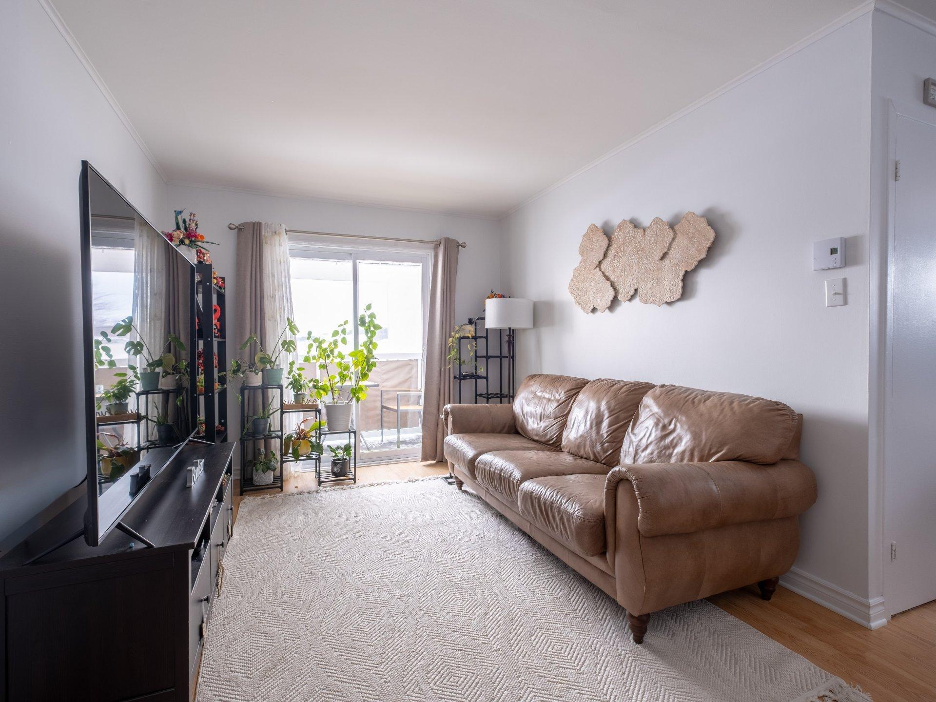 









351A

 - 351D


Rue du Bord-de-l'Eau

,
Sorel-Tracy,




QC
J3P7V6

