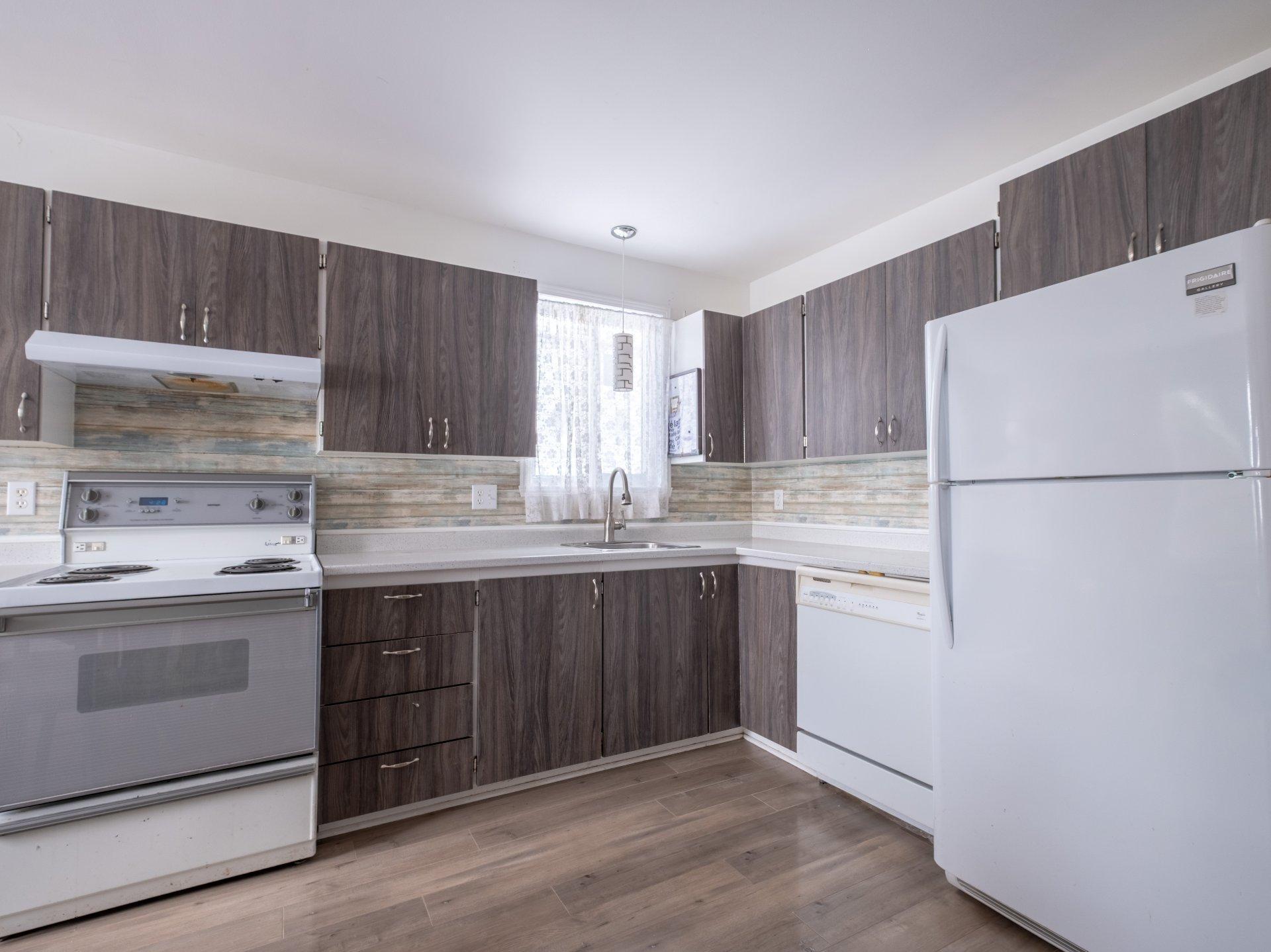 









351A

 - 351D


Rue du Bord-de-l'Eau

,
Sorel-Tracy,




QC
J3P7V6

