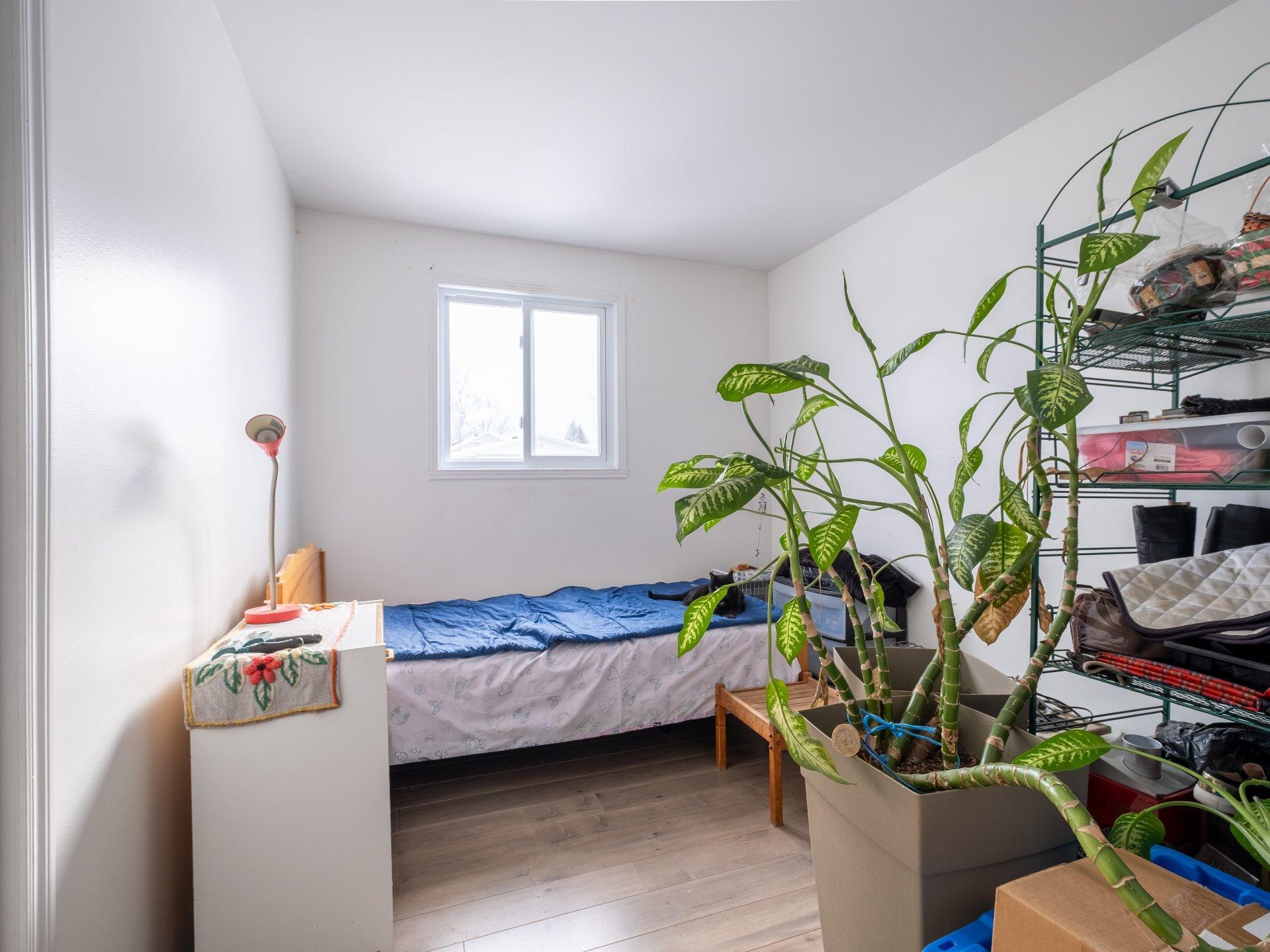 









351A

 - 351D


Rue du Bord-de-l'Eau

,
Sorel-Tracy,




QC
J3P7V6

