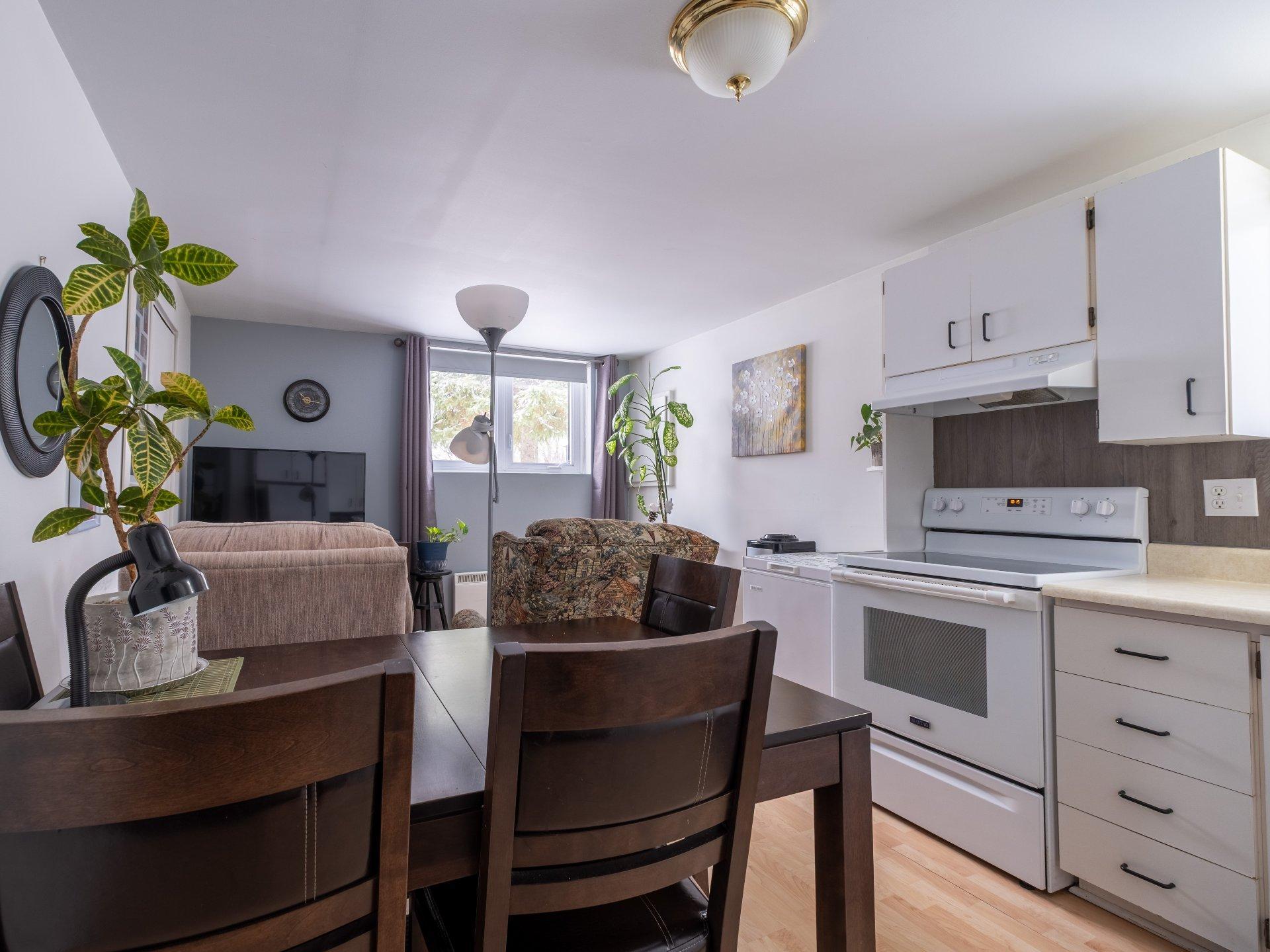 









351A

 - 351D


Rue du Bord-de-l'Eau

,
Sorel-Tracy,




QC
J3P7V6

