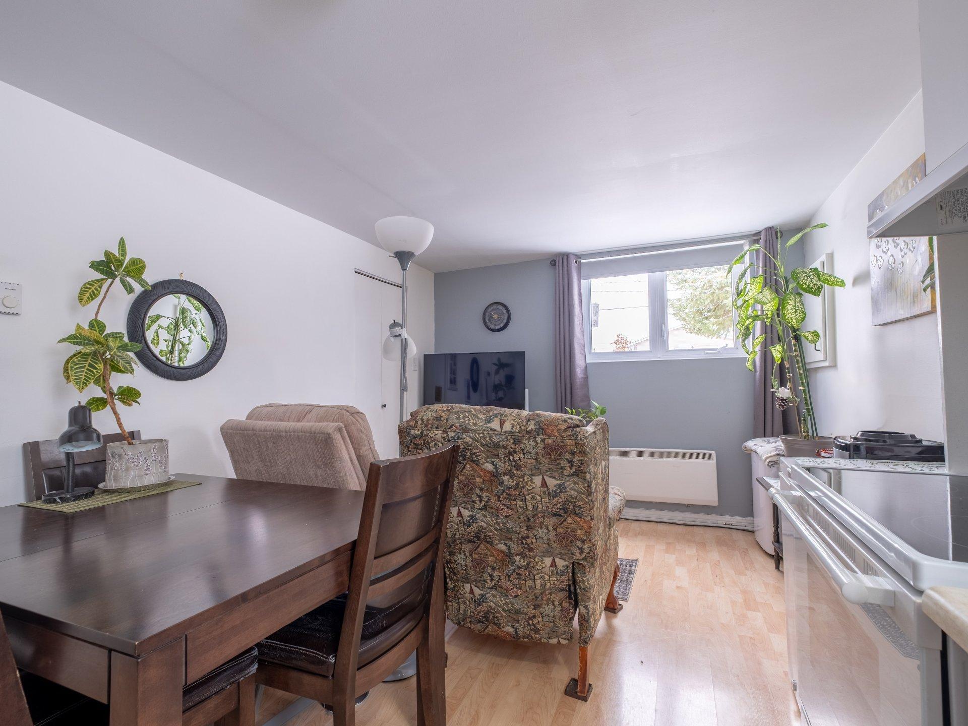 









351A

 - 351D


Rue du Bord-de-l'Eau

,
Sorel-Tracy,




QC
J3P7V6

