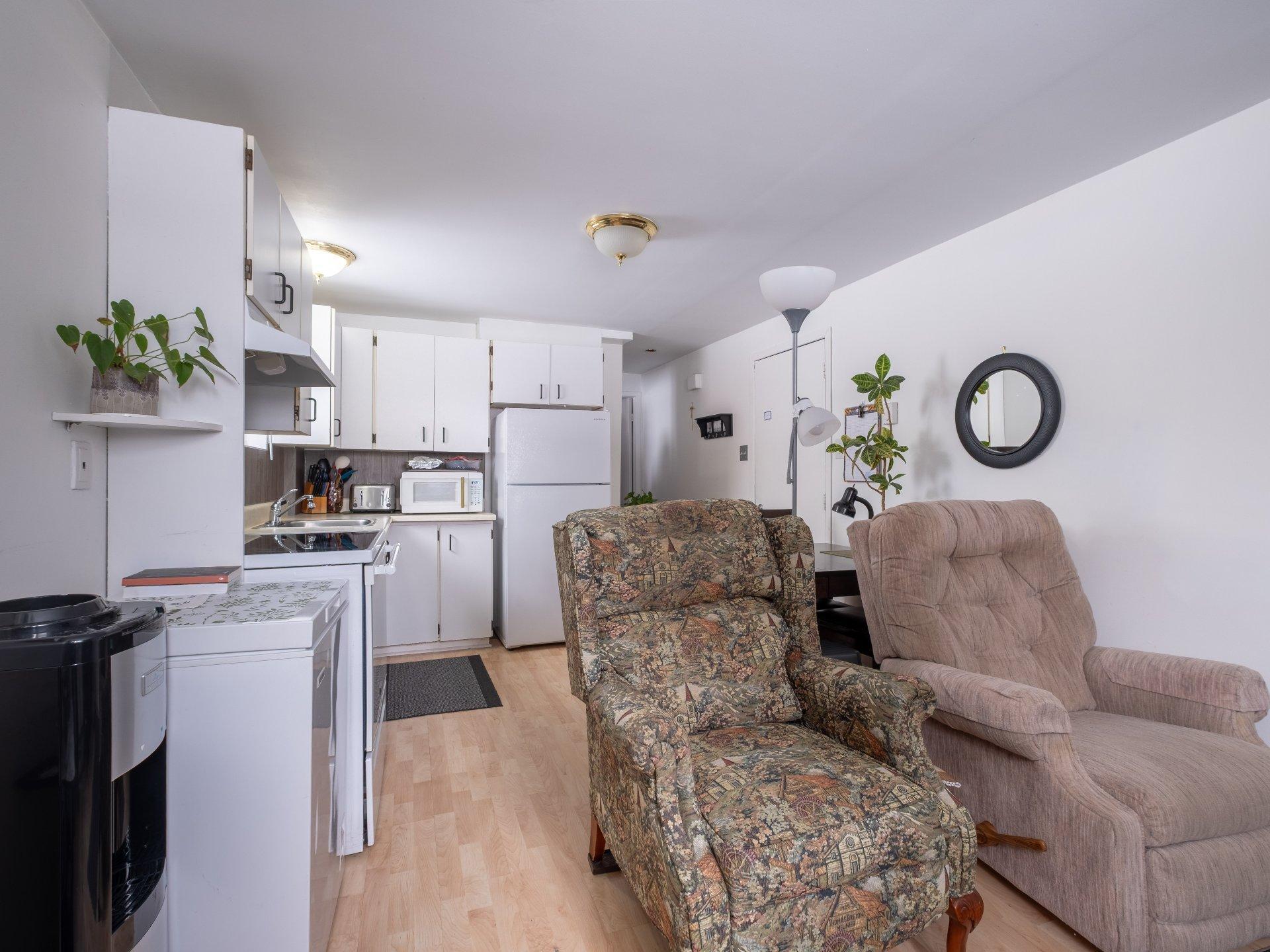 









351A

 - 351D


Rue du Bord-de-l'Eau

,
Sorel-Tracy,




QC
J3P7V6

