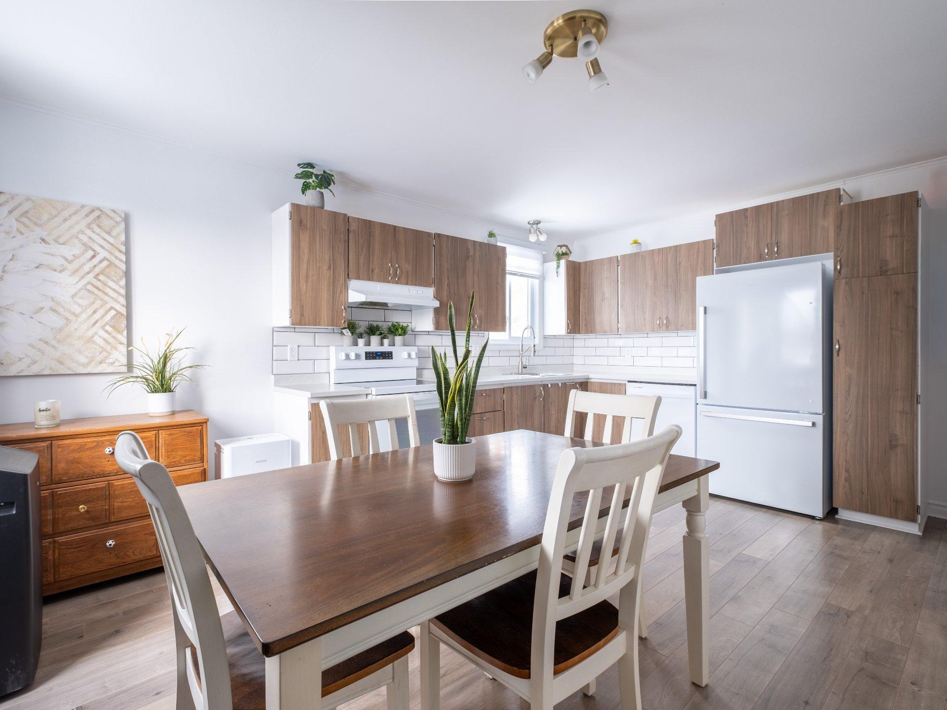 









351A

 - 351D


Rue du Bord-de-l'Eau

,
Sorel-Tracy,




QC
J3P7V6

