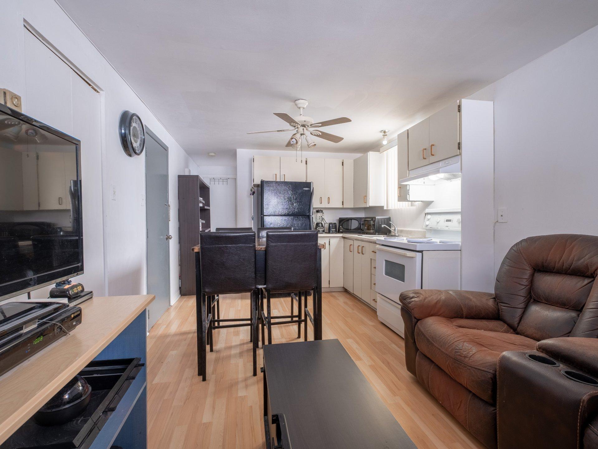 









351A

 - 351D


Rue du Bord-de-l'Eau

,
Sorel-Tracy,




QC
J3P7V6

