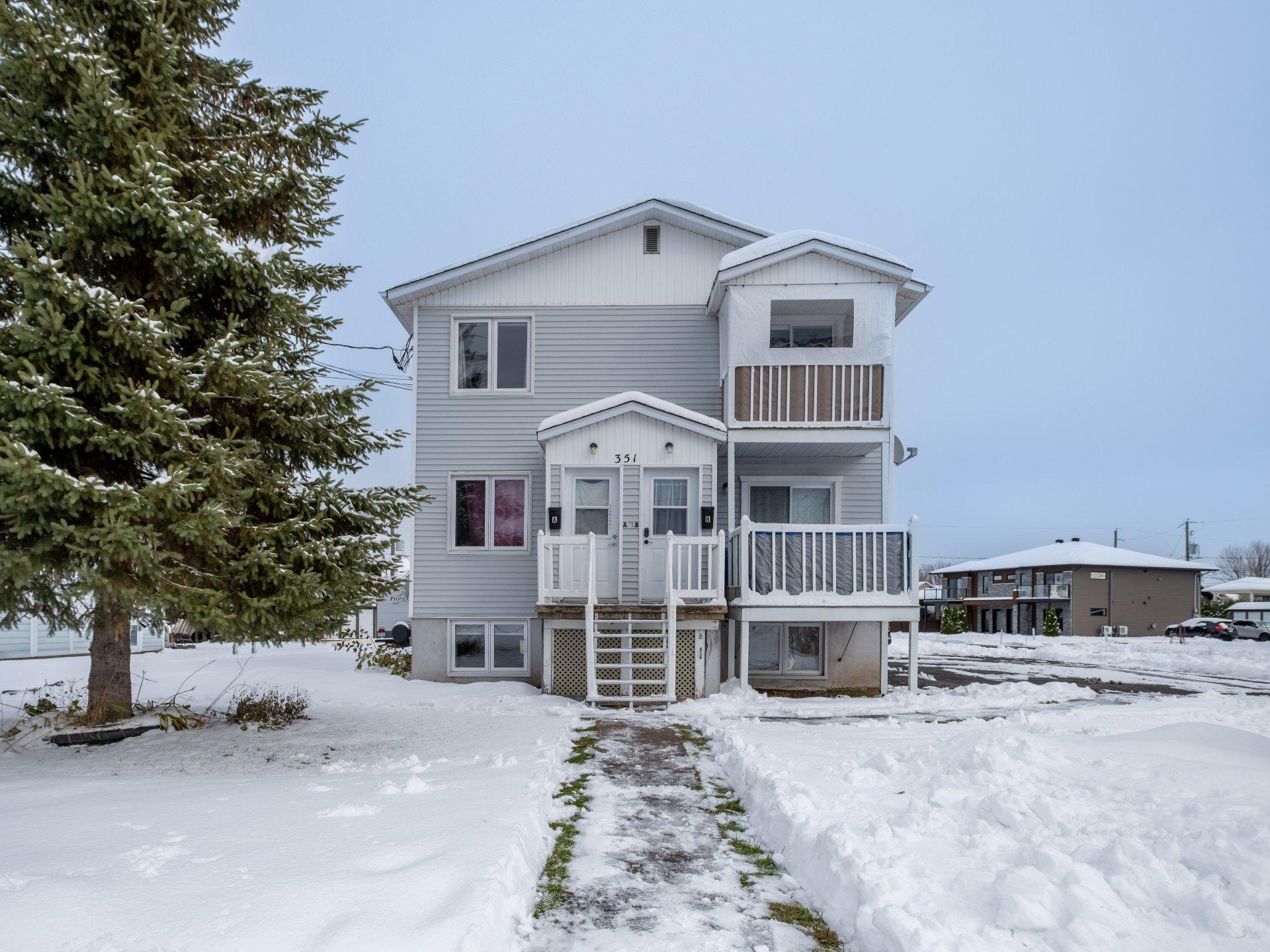 









351A

 - 351D


Rue du Bord-de-l'Eau

,
Sorel-Tracy,




QC
J3P7V6

