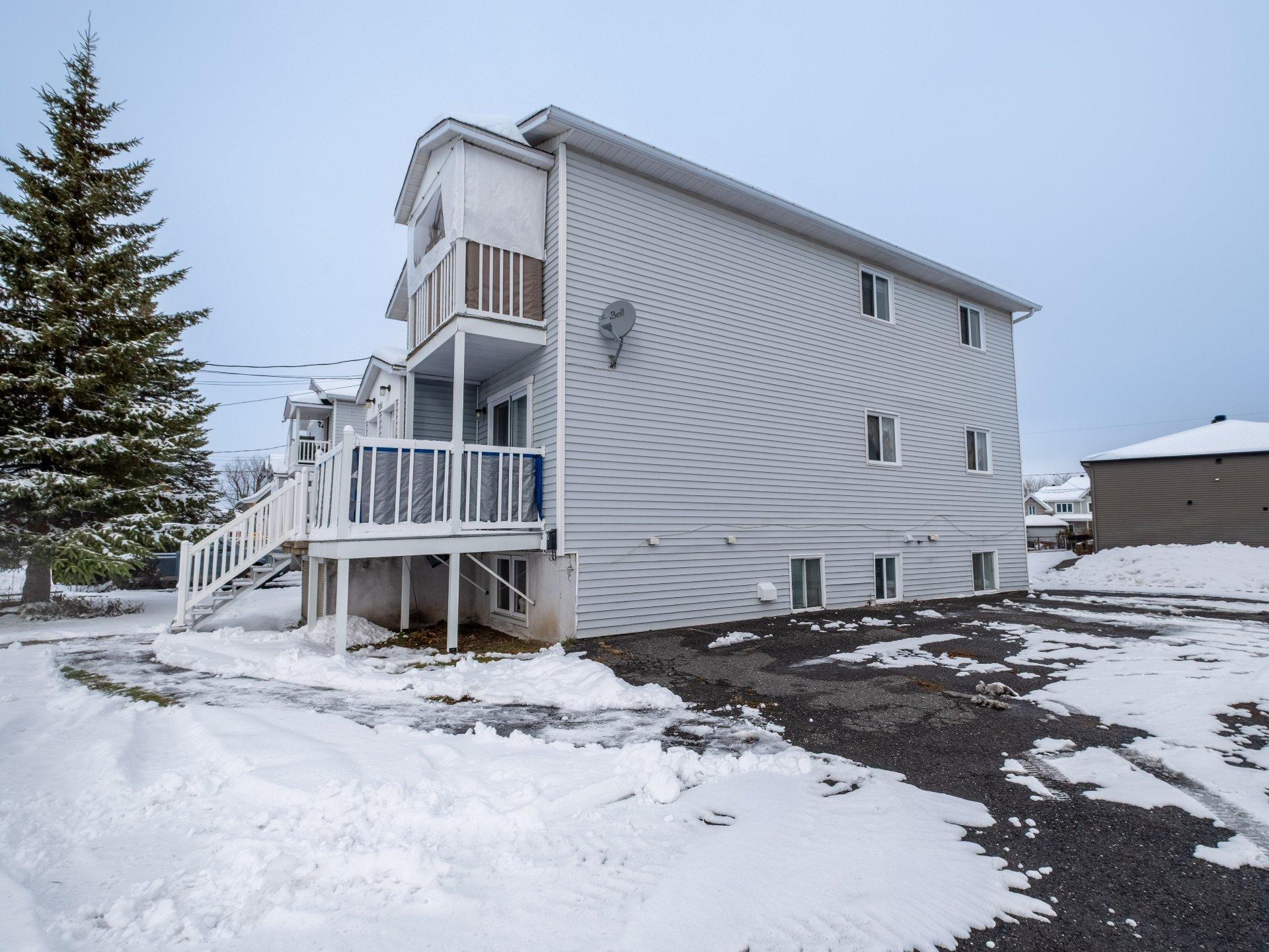 









351A

 - 351D


Rue du Bord-de-l'Eau

,
Sorel-Tracy,




QC
J3P7V6

