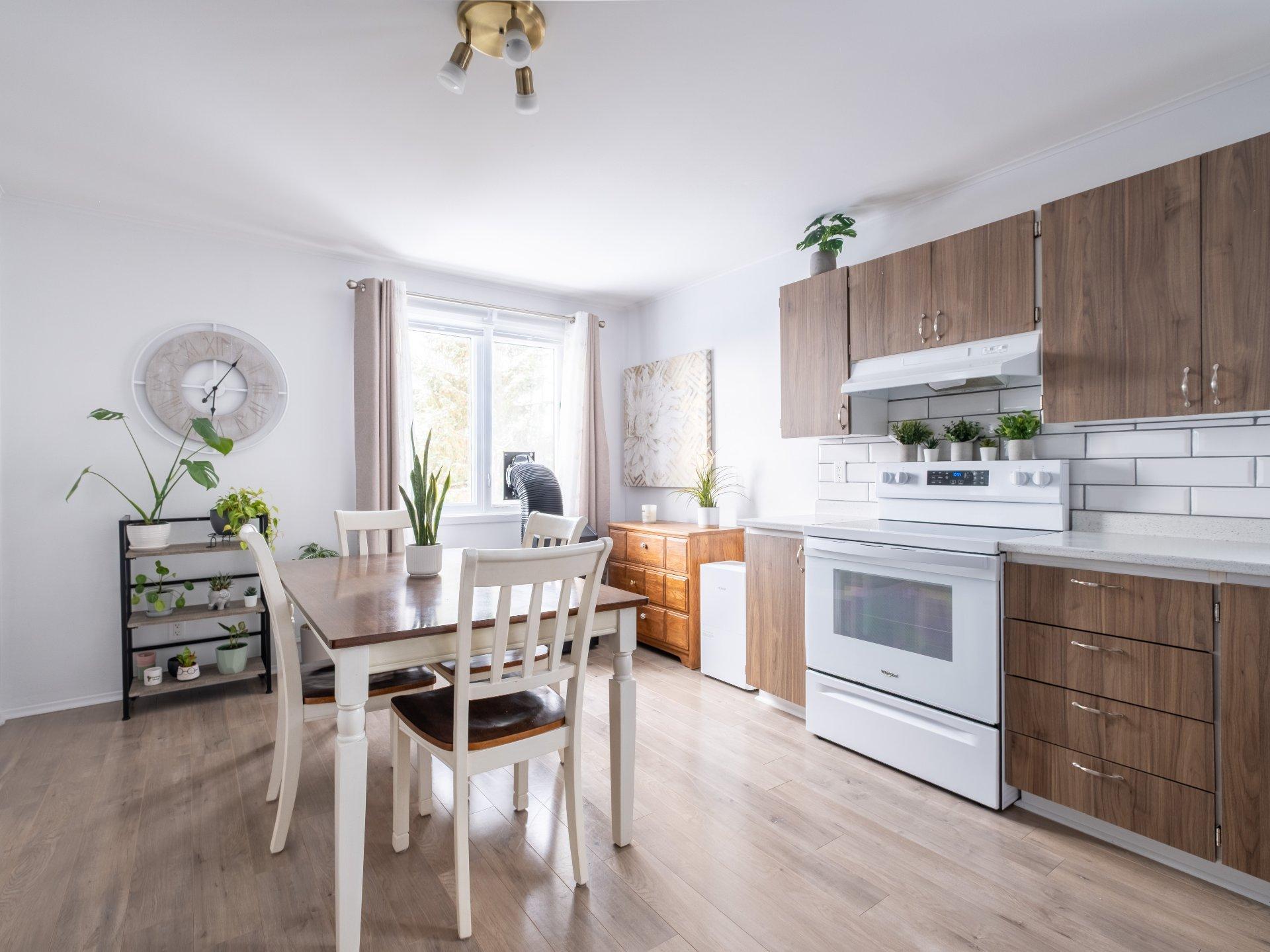 









351A

 - 351D


Rue du Bord-de-l'Eau

,
Sorel-Tracy,




QC
J3P7V6

