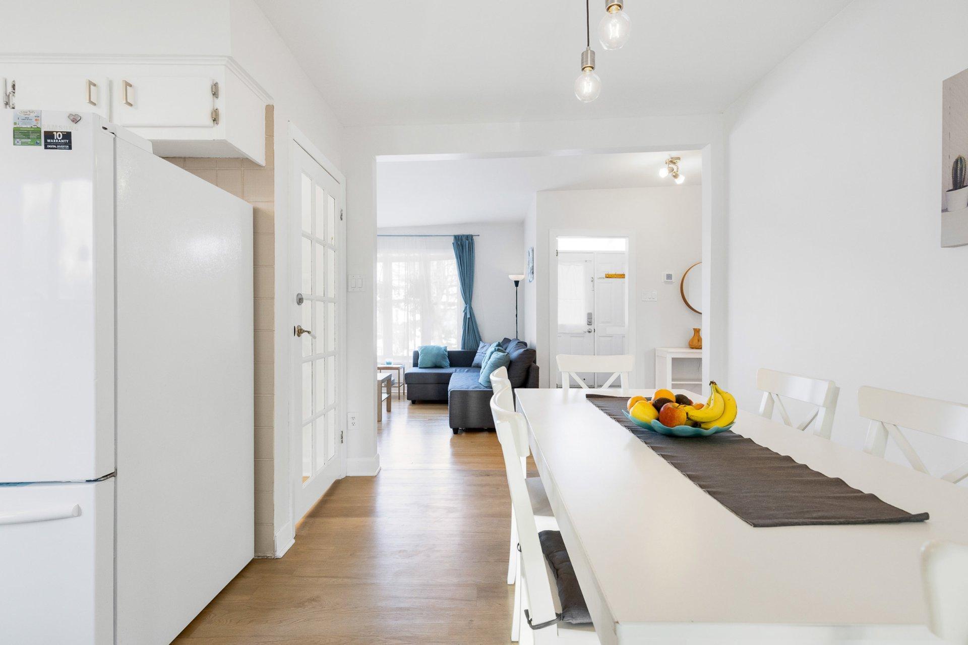 









380


Rue Joly

,
Laval (Duvernay),




QC
H7E3C5

