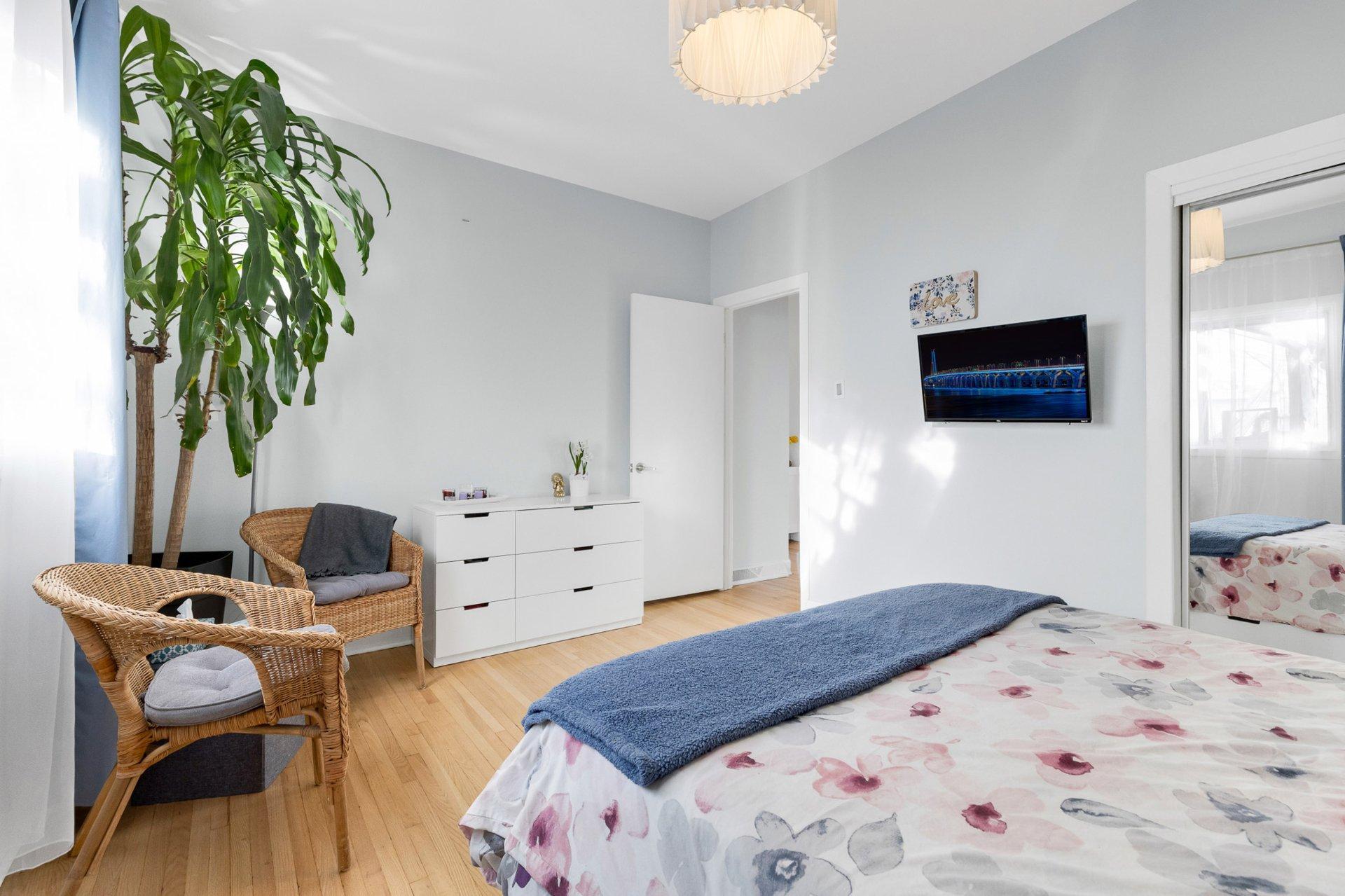 









380


Rue Joly

,
Laval (Duvernay),




QC
H7E3C5

