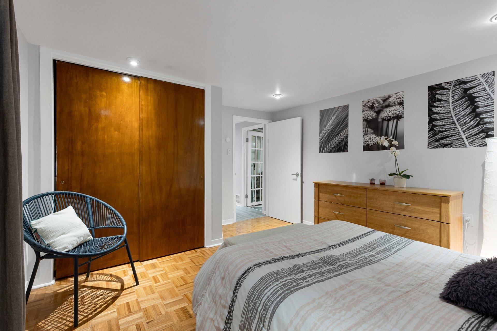 









380


Rue Joly

,
Laval (Duvernay),




QC
H7E3C5

