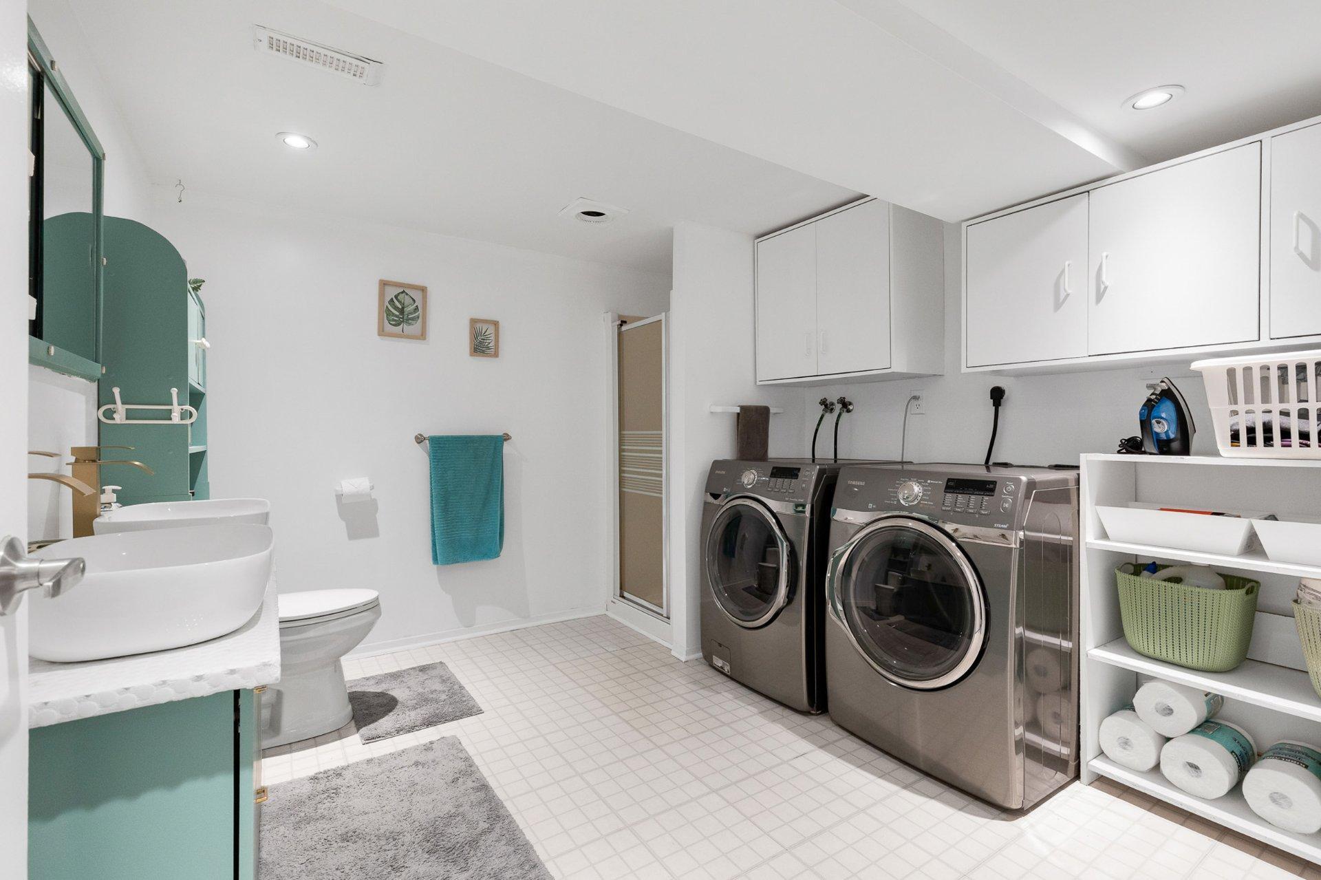 









380


Rue Joly

,
Laval (Duvernay),




QC
H7E3C5

