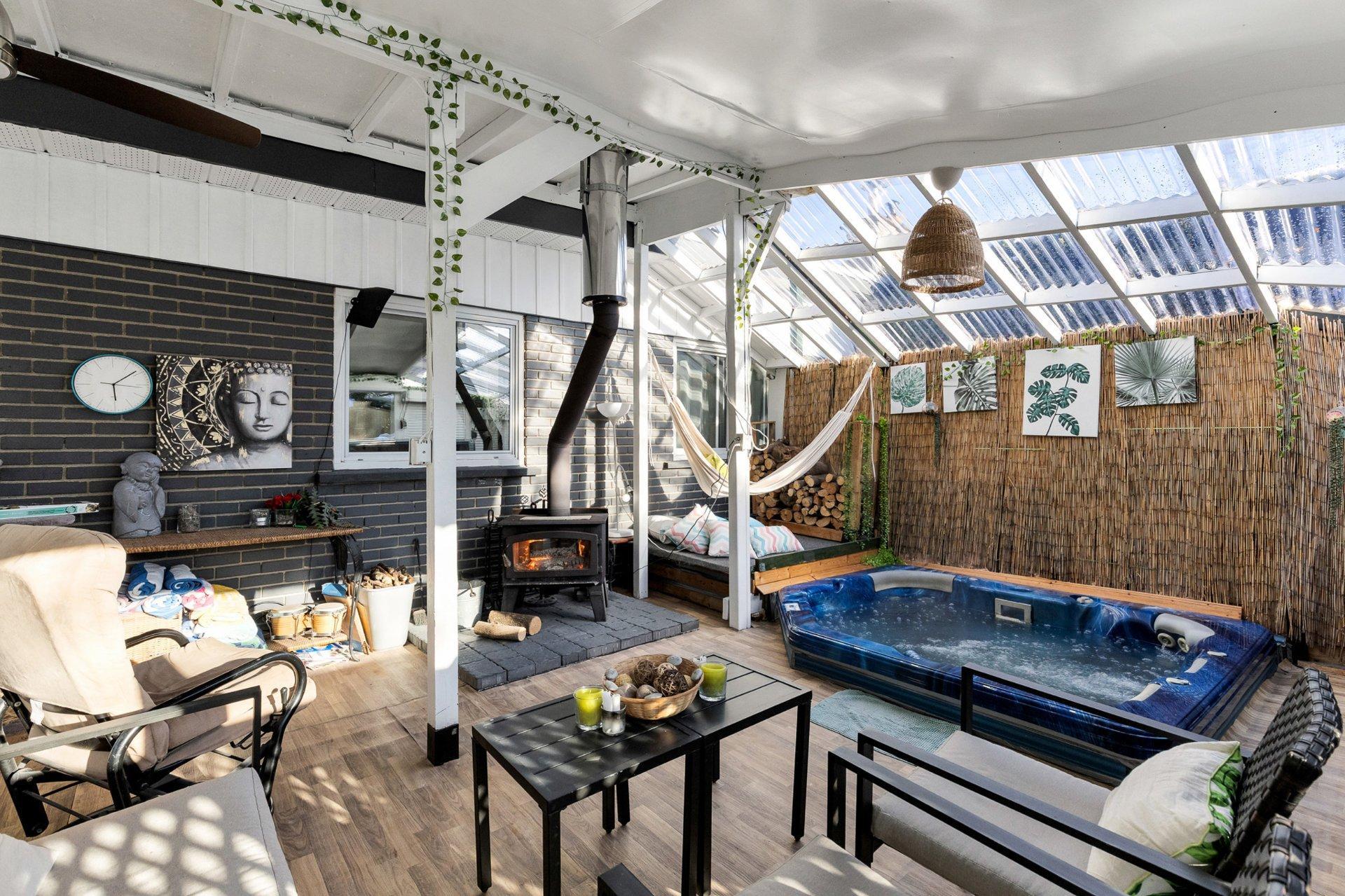 









380


Rue Joly

,
Laval (Duvernay),




QC
H7E3C5

