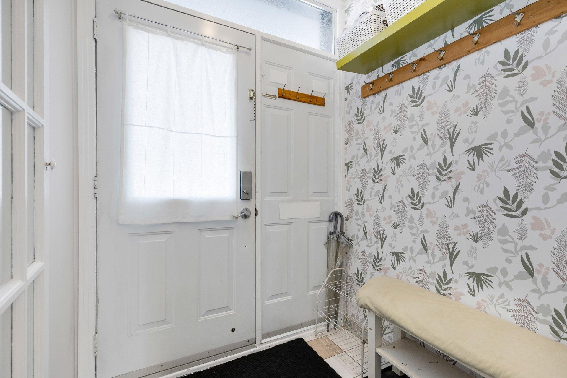 









380


Rue Joly

,
Laval (Duvernay),




QC
H7E3C5

