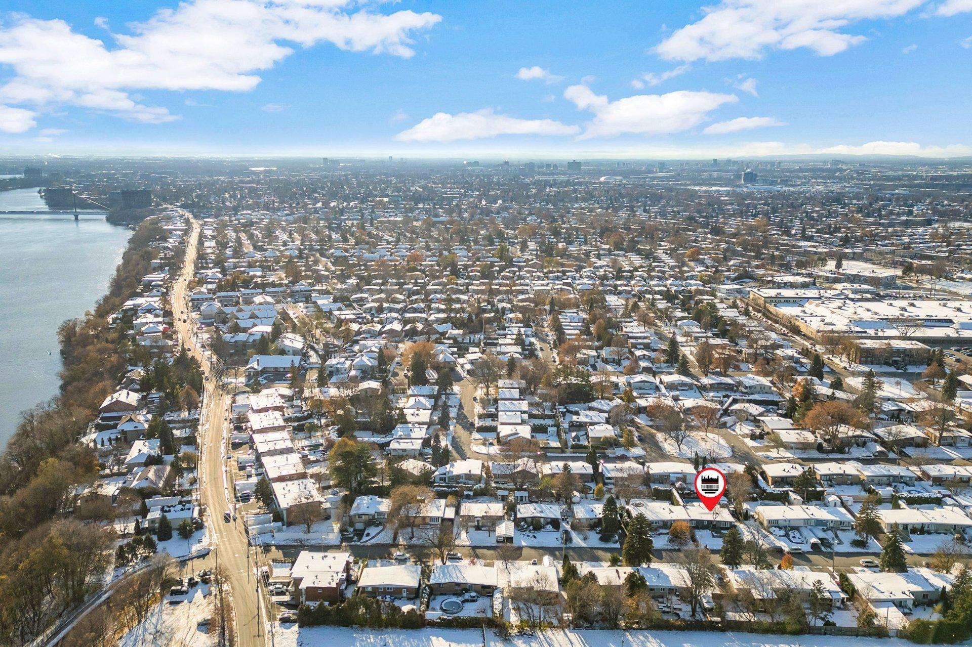 









380


Rue Joly

,
Laval (Duvernay),




QC
H7E3C5

